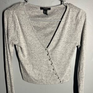 Super cute cropped lite weight sweater shirt